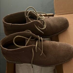 Sonoma Brown Chukka Boots with Suede Finish